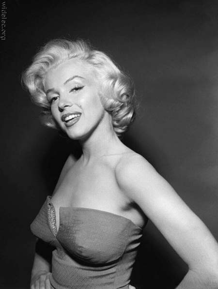 Marilyn Monroe, glamours, strapless dress