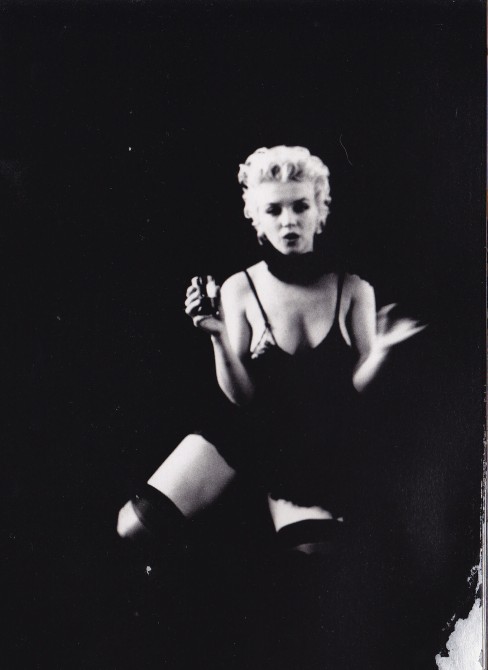 Marilyn Monroe, suspenders, milton greene